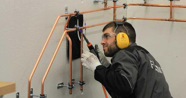 découvrez les compétences essentielles d’un plombier à asnières : installation, réparation, entretien de plomberie et intervention rapide pour tous vos besoins en dépannage sanitaire.