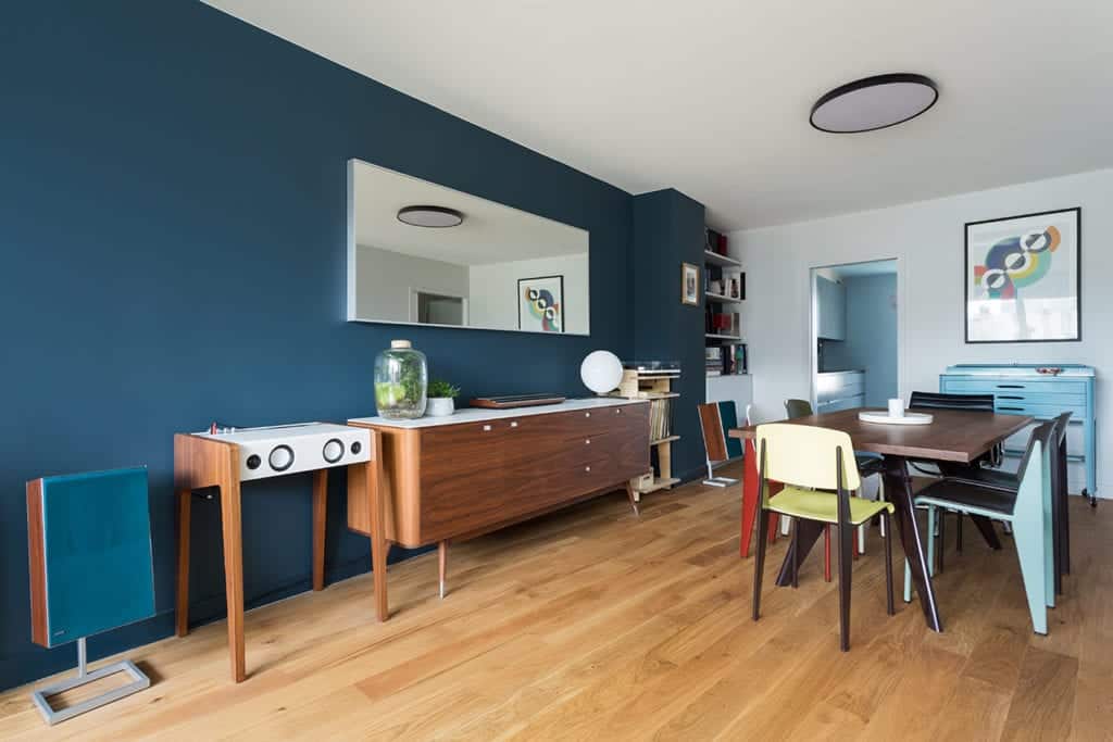 découvrez le coût de la peinture au m² : tarifs moyens, facteurs influençant le prix, conseils pour estimer votre budget et réussir vos travaux de peinture intérieure ou extérieure.