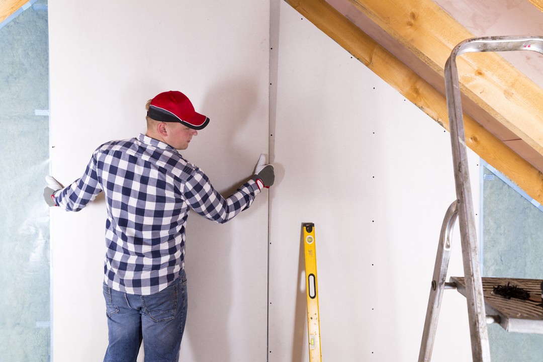 découvrez le coût au m² des plaques de plâtre pour vos travaux d'aménagement, les prix moyens, les facteurs qui influencent le tarif et nos conseils pour bien estimer votre budget.