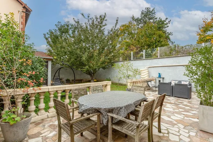 découvrez les coûts de rénovation à antony : prix moyens, conseils pour estimer votre budget et obtenir des devis adaptés à votre projet immobilier dans cette ville des hauts-de-seine.