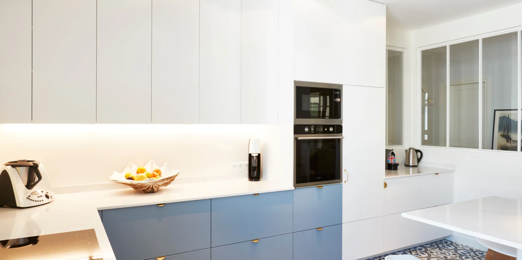 découvrez une cuisine épurée à bagneux, alliant design minimaliste, matériaux de qualité et fonctionnalité pour un espace moderne et élégant adapté à tous vos besoins culinaires.