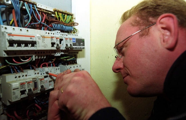 découvrez notre guide complet de préparation pour électricien à antony : conseils pratiques, étapes essentielles et recommandations pour réussir vos interventions électriques en toute sécurité.