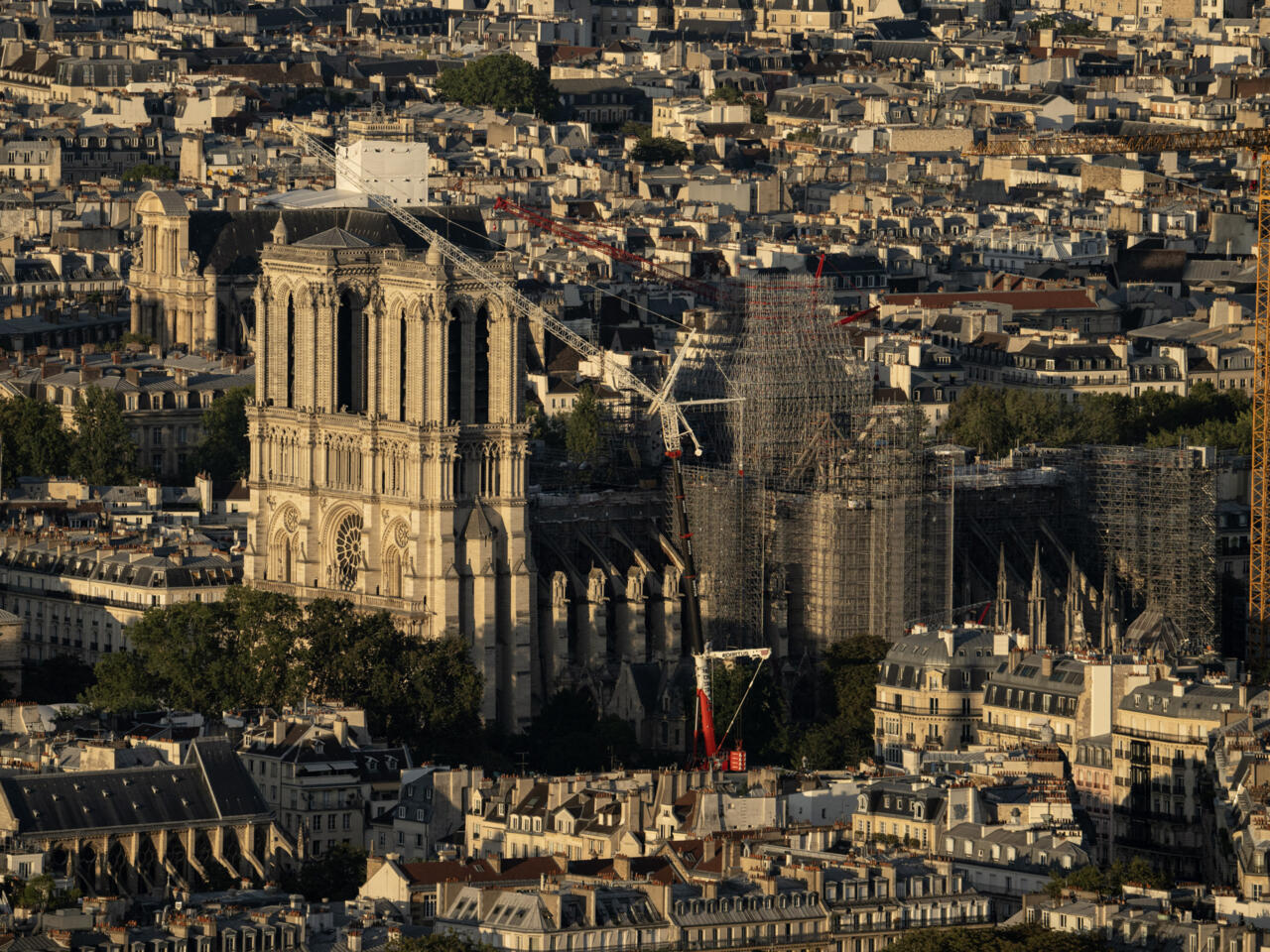 découvrez le projet métamorphose notre-dame 2030 : une transformation ambitieuse de la cathédrale emblématique, alliant patrimoine, innovation architecturale et durabilité, pour redonner vie à ce monument d'ici 2030.