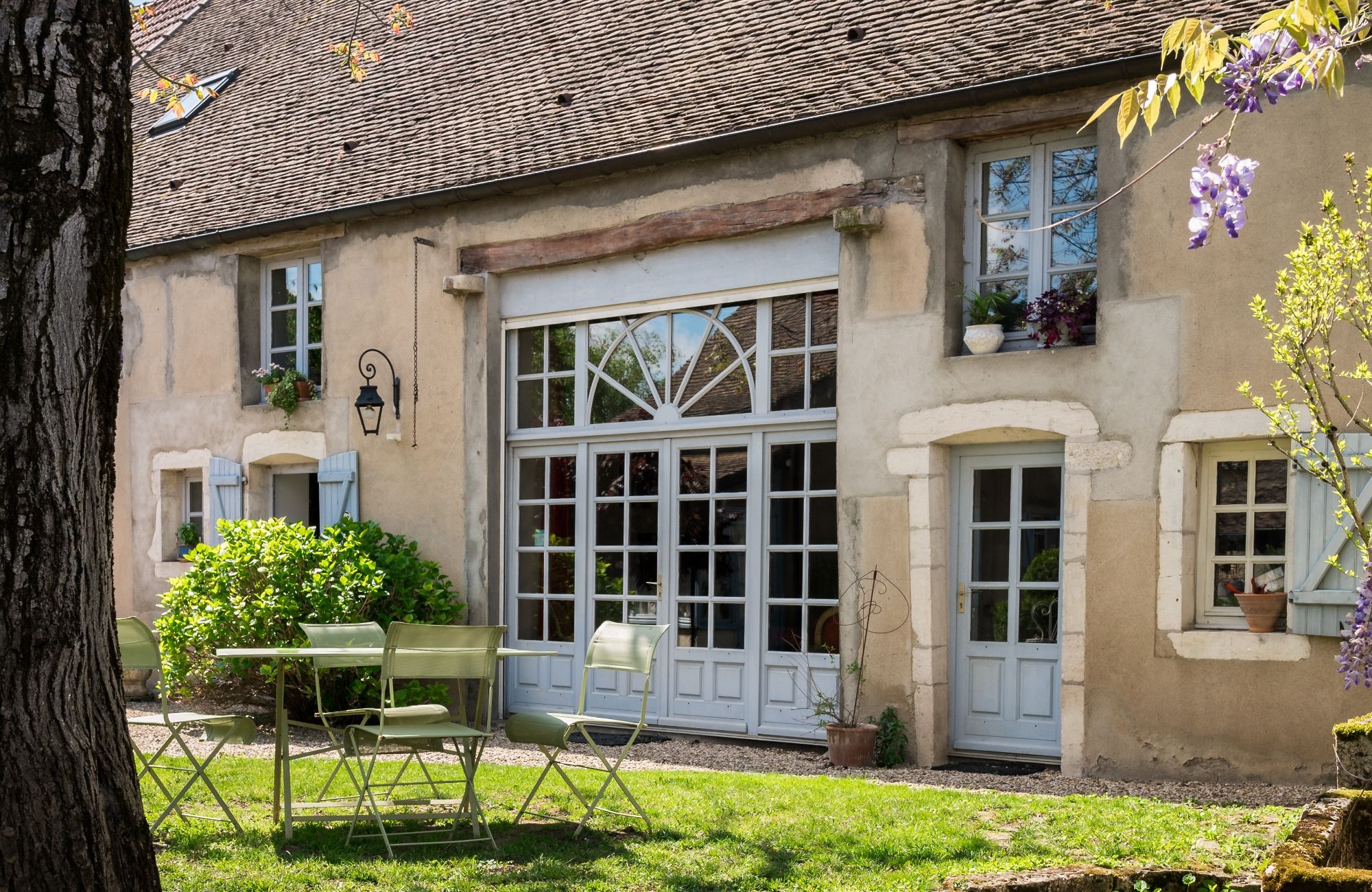 découvrez nos solutions sur-mesure pour la modernisation électrique de votre maison historique à paris : sécurité, conformité et respect du patrimoine architectural.