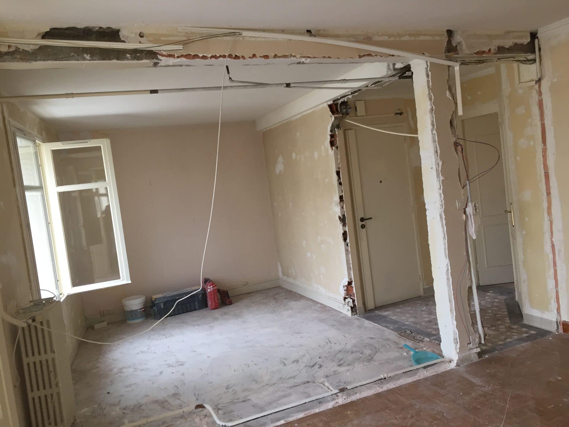 découvrez nos solutions de modernisation pour l'installation électrique de votre logement, garantissant sécurité, efficacité énergétique et conformité aux normes actuelles.