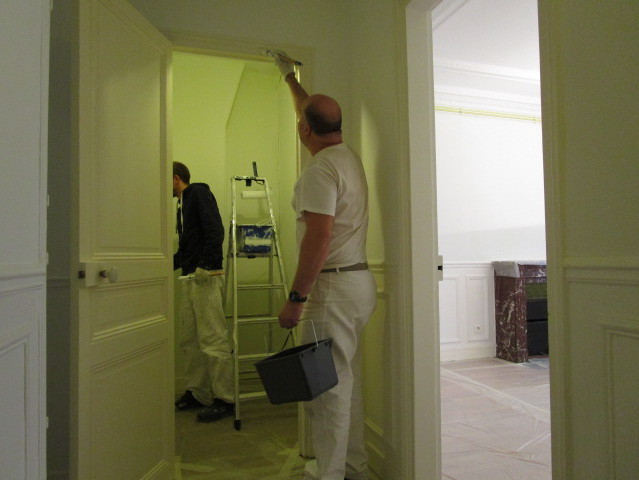découvrez les tarifs 2025 des artisans pour la peinture intérieure à paris 75008. obtenez un devis rapide et profitez du savoir-faire local pour rénover votre intérieur.