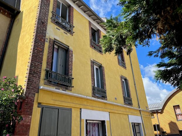 besoin de remplacer vos fenêtres à montrouge en 2025 ? profitez d’un service professionnel pour la pose et le changement de vos menuiseries avec des solutions sur mesure, performantes et écoénergétiques.
