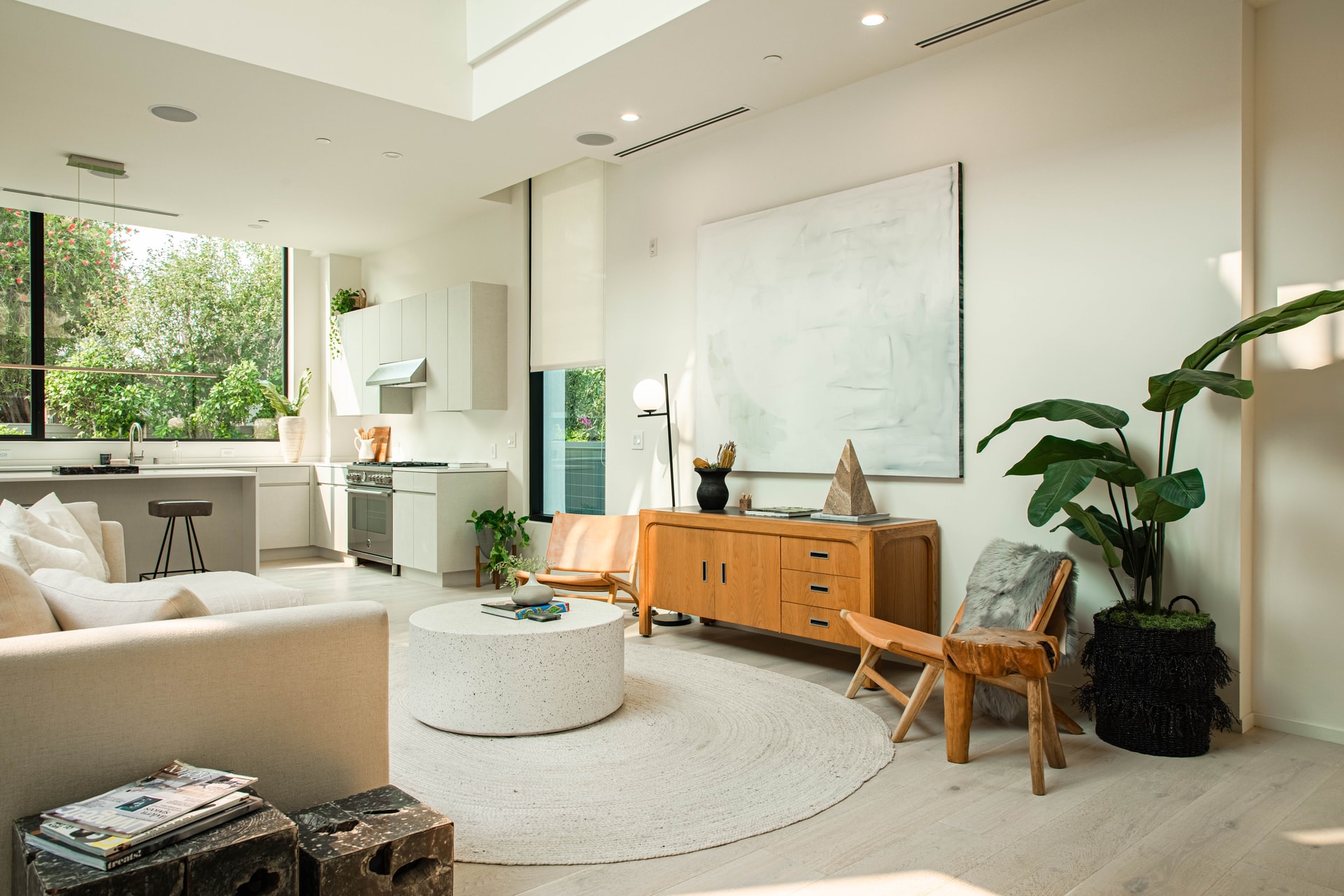 confiez la rénovation de votre appartement parisien à des experts. modernisez votre espace avec style, tout en conservant le charme typique de paris. devis personnalisé et conseils sur mesure.
