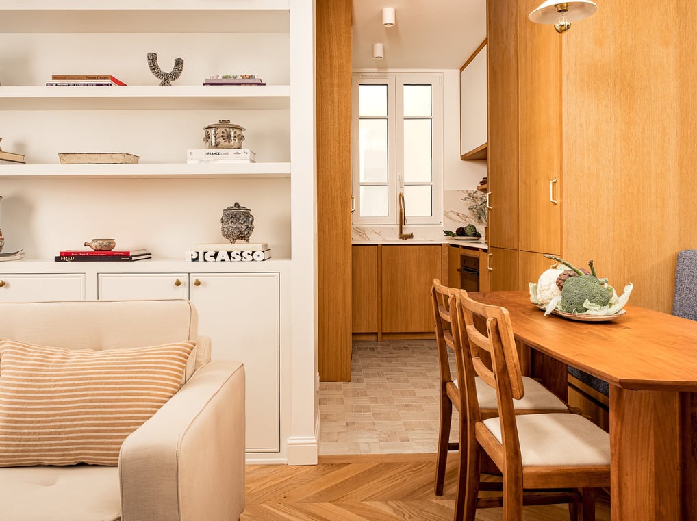 découvrez la rénovation d’un appartement vintage situé dans le 5ème arrondissement de paris en 2025 : un mélange unique entre charme d’époque et confort moderne, pour un intérieur raffiné et authentique.