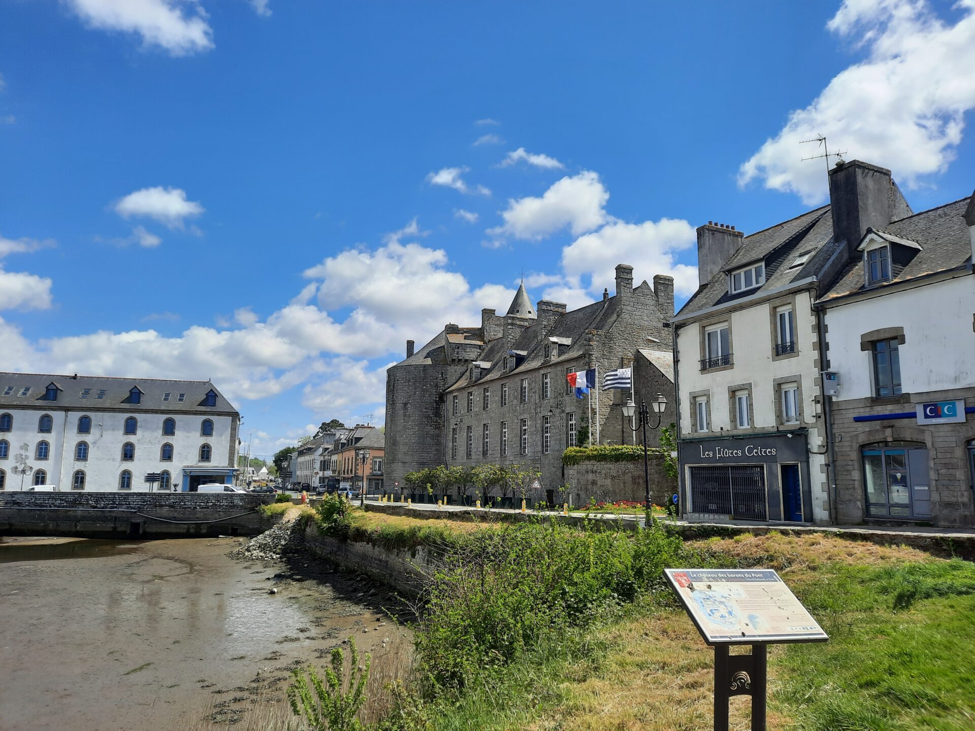 découvrez comment la rénovation des monuments de l’habitat social permet de préserver le patrimoine tout en améliorant le confort et la performance énergétique des logements collectifs. solutions, enjeux et bénéfices pour les résidents et la communauté.