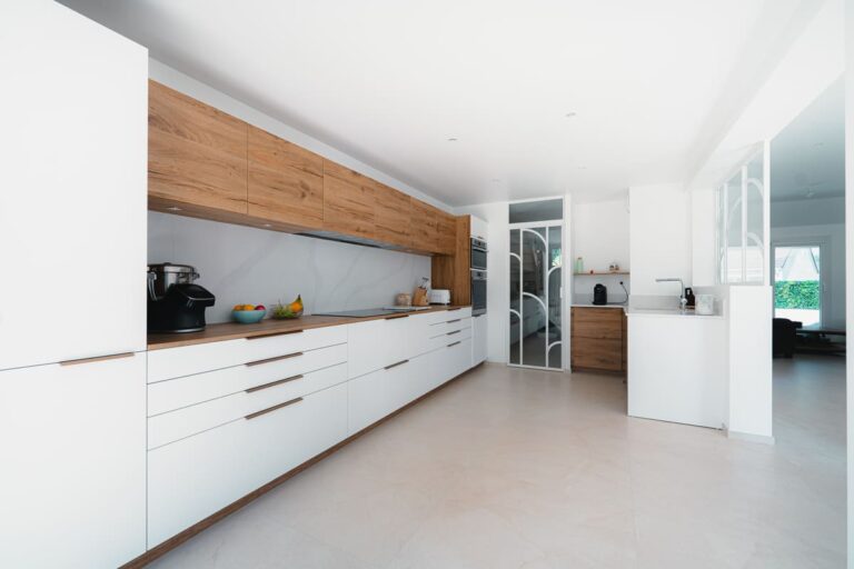 découvrez nos conseils et astuces pour réussir la rénovation de votre maison : idées, budget, travaux et étapes clés pour transformer votre intérieur en toute sérénité.