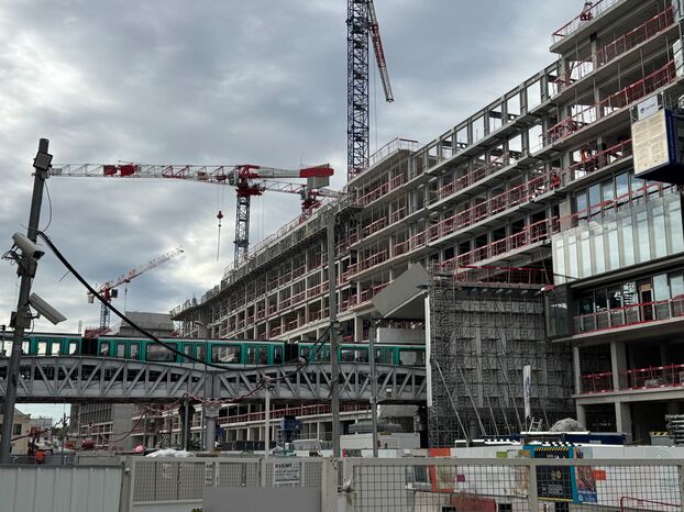 découvrez la réouverture du square marie-curie à austerlitz, un espace vert rénové pour vos promenades et moments de détente au cœur de la ville.