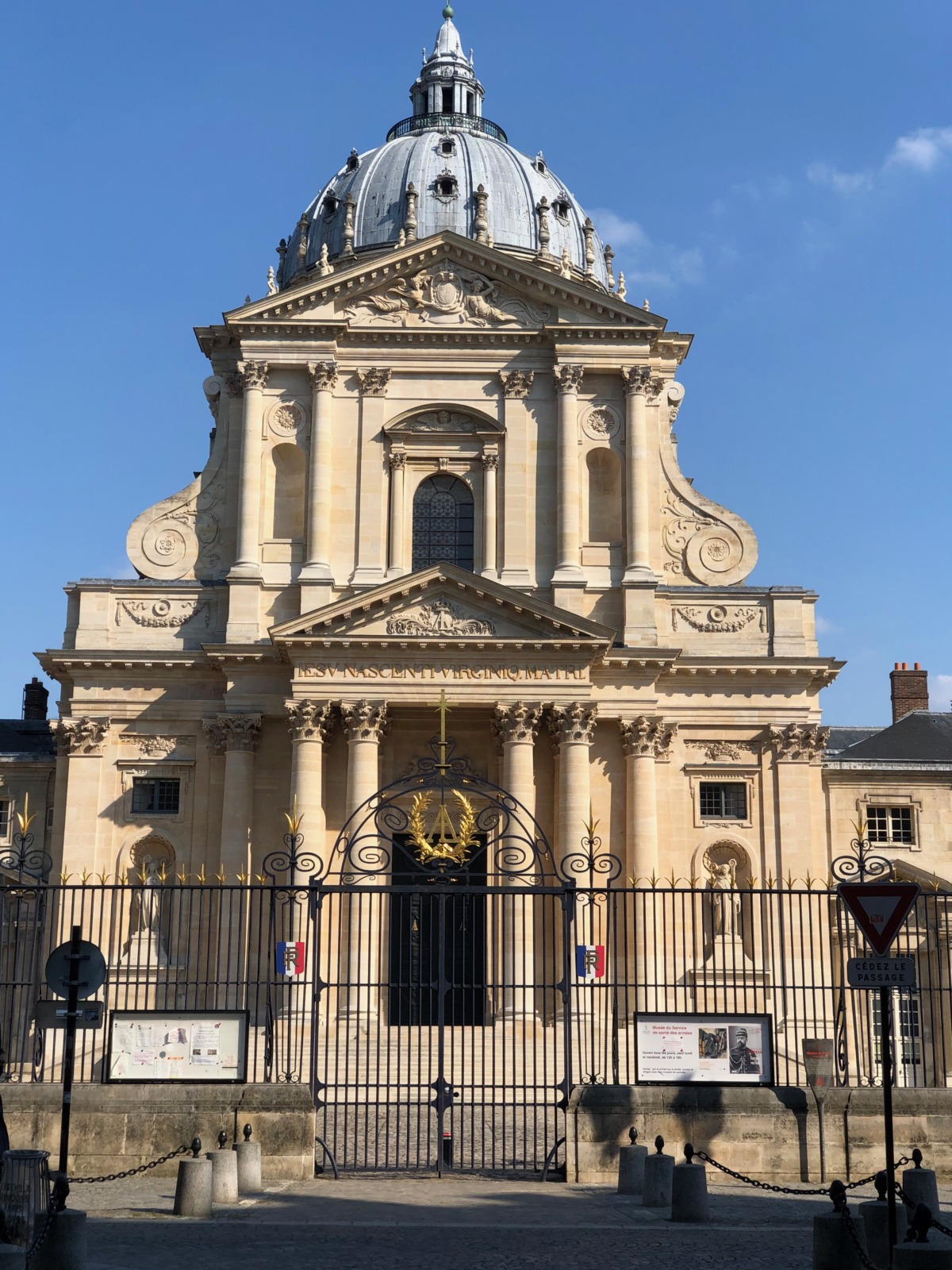 découvrez le val-de-grâce, nouveau pôle santé innovant à paris, alliant expertise médicale et technologies de pointe pour améliorer les soins.