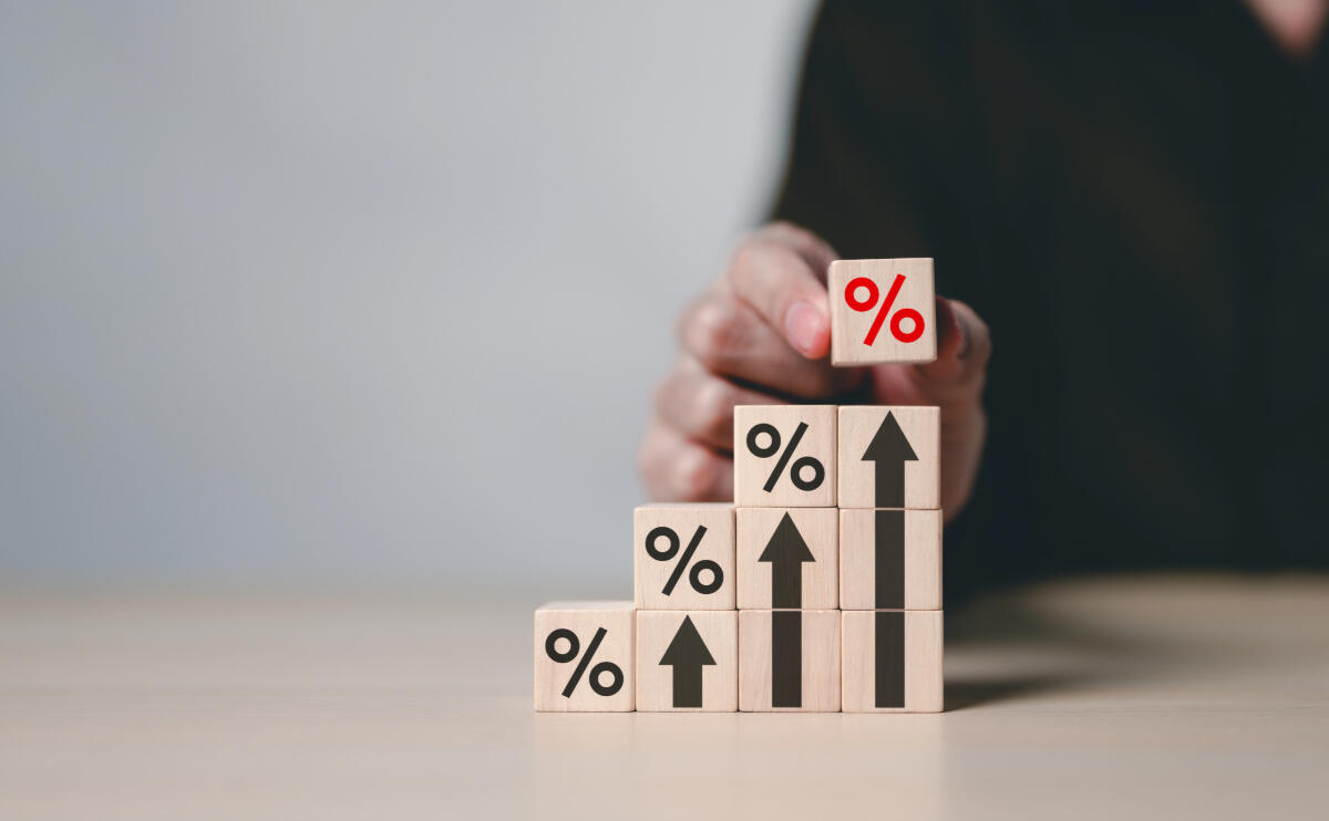 découvrez comment le coût élevé du ravalement peut entraîner une vente forcée de votre bien immobilier et quelles solutions envisager pour y faire face.