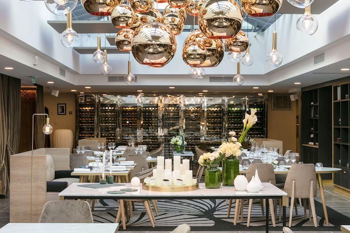 découvrez nos solutions de verrière sur mesure pour votre cuisine à paris 75011. apportez élégance, luminosité et modernité à votre intérieur avec l'installation d'une verrière adaptée à vos envies. devis gratuit et conseils personnalisés.